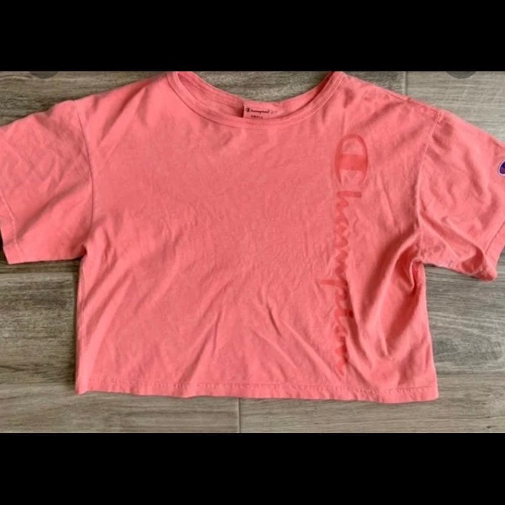Small Champion Salmon Colored Crop Top